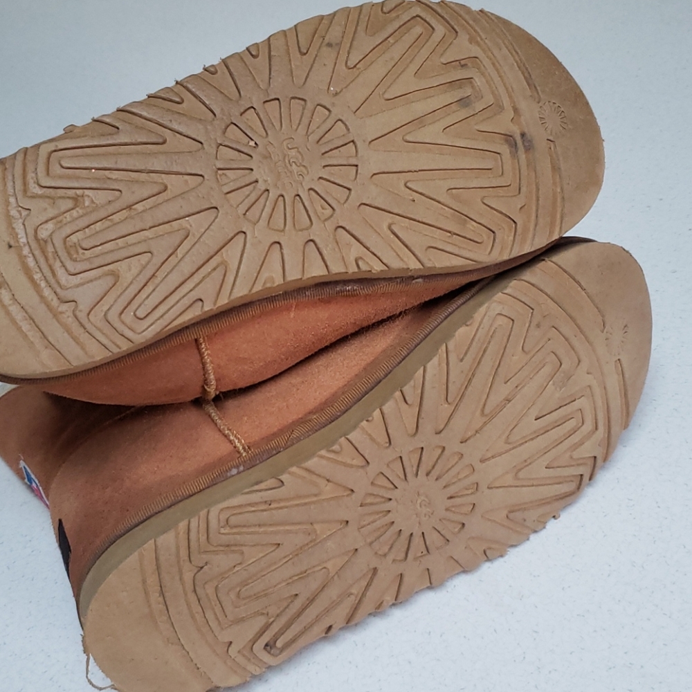 Uggs size 9 Denver Bronco NFL